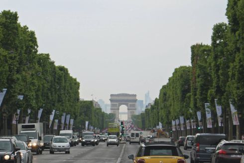 У всьому Парижі обмежили швидкість автівок до 30 кілометрів на годину