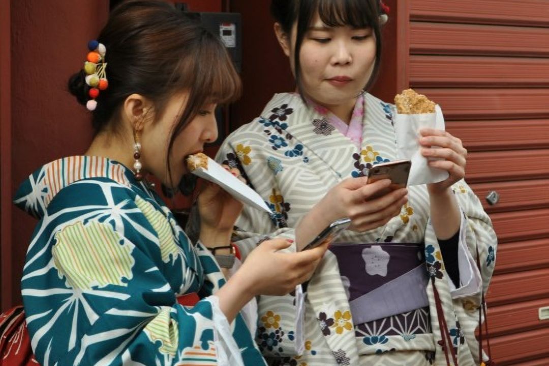 У Японії пропонують обмежити користування смартфонами до двох годин на день