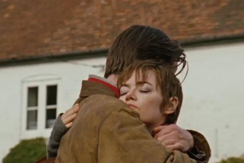 Йоргос Лантімос зняв кліп із Еммою Стоун для автора саундтрека до "Бідолашних створінь"