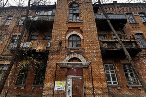 Київська прокуратура зобов'язала комунальників відремонтувати історичну будівлю в Солом'янському районі