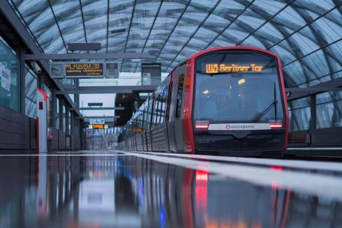 Слухайте, з яким звуком зачиняються двері в метро різних країн світу