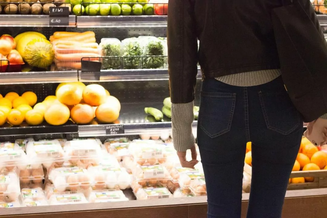 Як не придбати у магазині зіпсовані через відключення світла продукти: головні поради