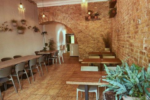 На Подоле открылось заведение современной берлинской кухни Das Grün