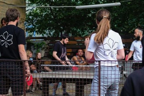 В кофейне «Каштан» на Рейтарской проведут благотворительный турнир по пинг-понгу