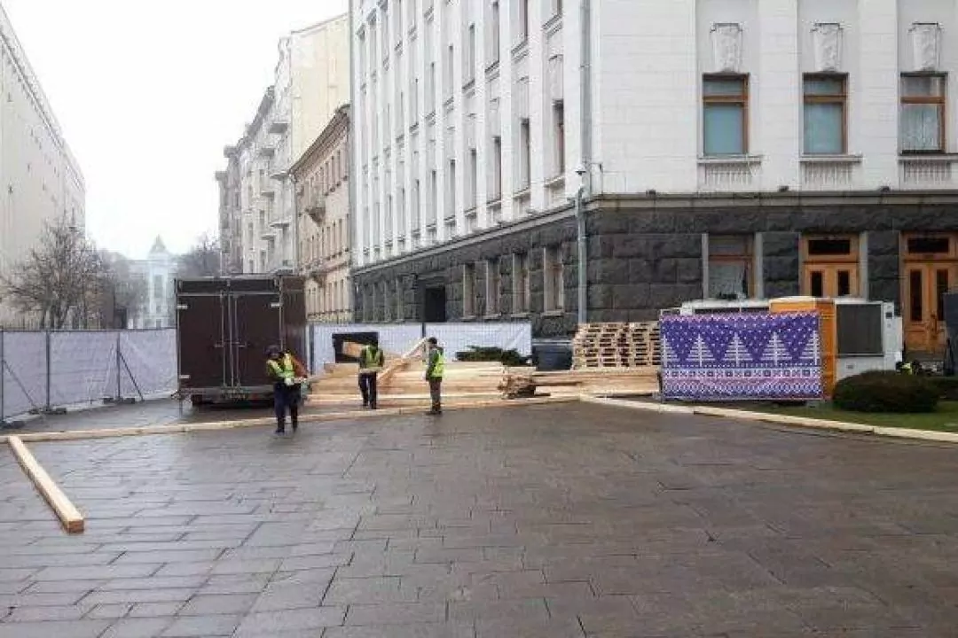 Возле Офиса президента откроют бесплатный каток