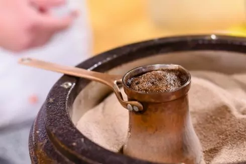 Как приготовить кофе в джезве: секреты от шефа