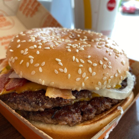 McDonald's возобновил работу на Майдане Незалежности и на проспекте Победы
