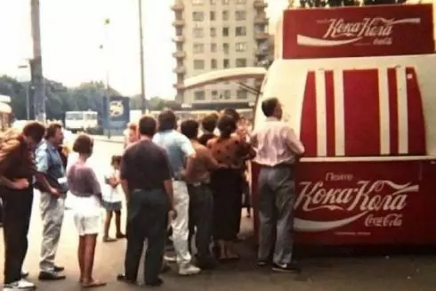 Найцікавіше за тиждень: Якими були київські кіоски у минулому і що в них продавали та найочікуваніші фільми 2025 року