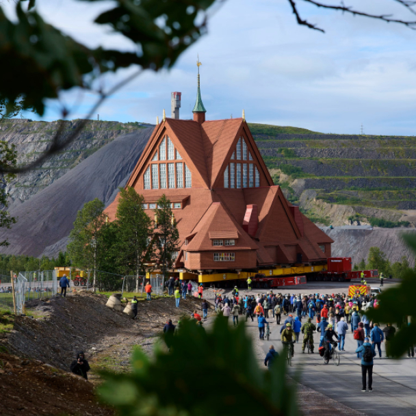 У Швеції перевозять 100-річну церкву через загрозу просідання ґрунту