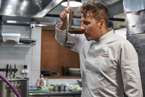 Євген Клопотенко приготує вечерю за рецептами ChatGPT: Як на неї потрапити