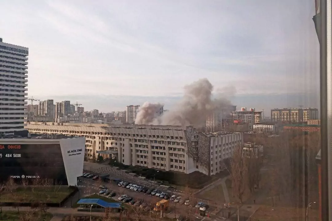 В КНУ собирают деньги на восстановление здания от последствий ракетной атаки: Как присоединиться
