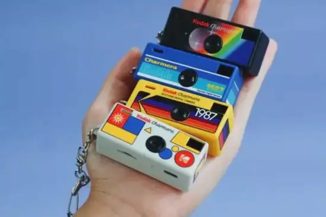 Kodak випустив мініатюрну камеру-брелок у стилі 80-х