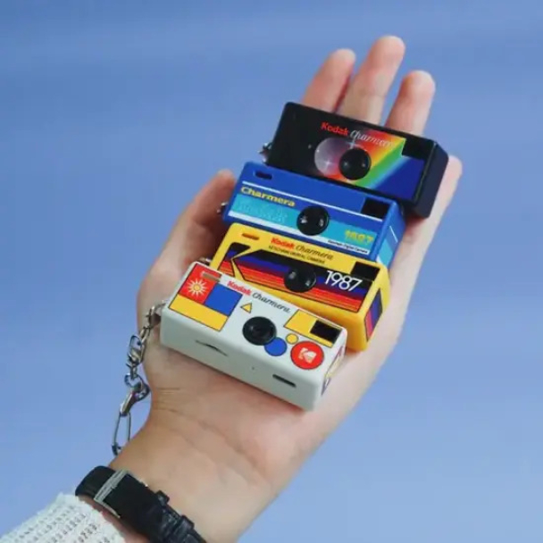 Kodak випустив мініатюрну камеру-брелок у стилі 80-х