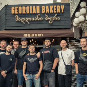 Біля «Олімпійської» запрацювала грузинська пекарня Madliani Puri
