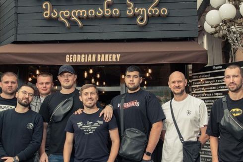 Біля «Олімпійської» запрацювала грузинська пекарня Madliani Puri