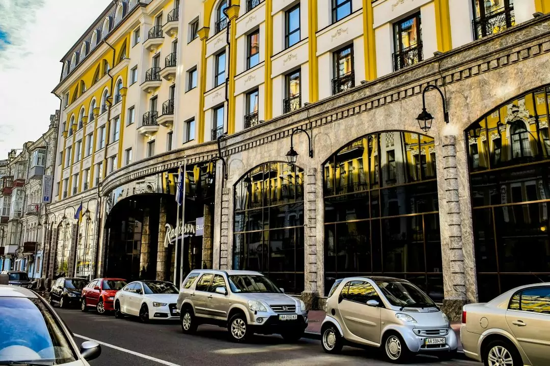 У Києві запускають підписку на паркування авто зі знижкою у 90%
