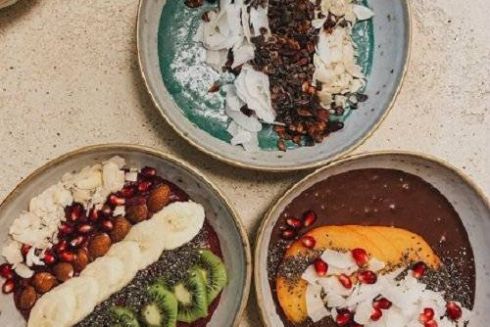 Возле метро «Лукьяновская» открыли кафе Krasivo Est с тыквенным супом и смузи-боулами