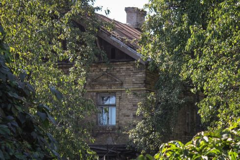 Обстріл Києва 10 червня: росіяни знищили історичний будинок на Куренівці та вбили мешканку