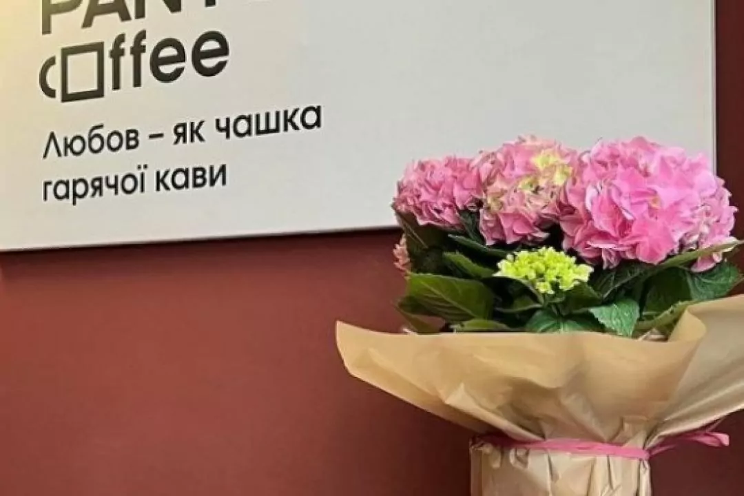 Кава, десерти і продукти від українських майстрів: на Осокорках відкрили кав&rsquo;ярню-крафтшоп Pantone coffee