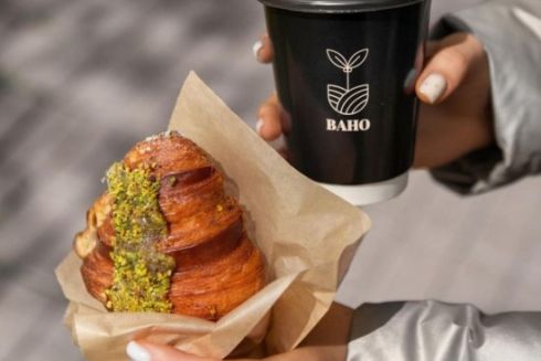Возле «Арсенальной» открыли кофейню Baho со спешелти-кофе и десертами собственного производства