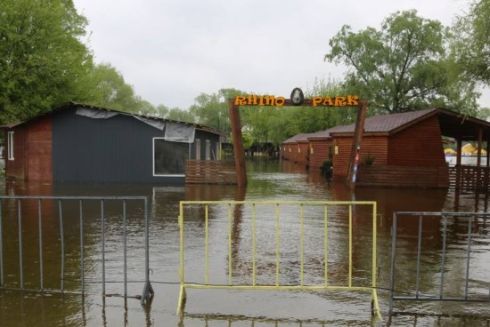 У Києві затопило парк &ldquo;Муромець&rdquo; , Гідропарк і Оболонську набережну: фото