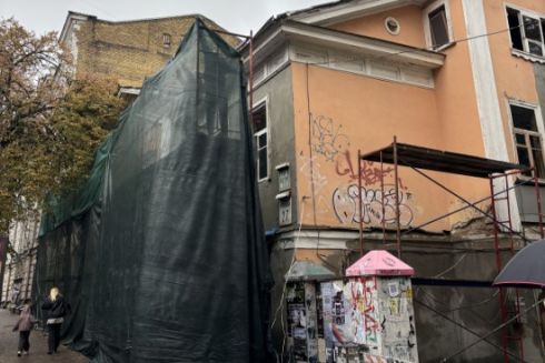 Активісти зупинили незаконні роботи в «Будинку з хлібною лавкою» в центрі Києва