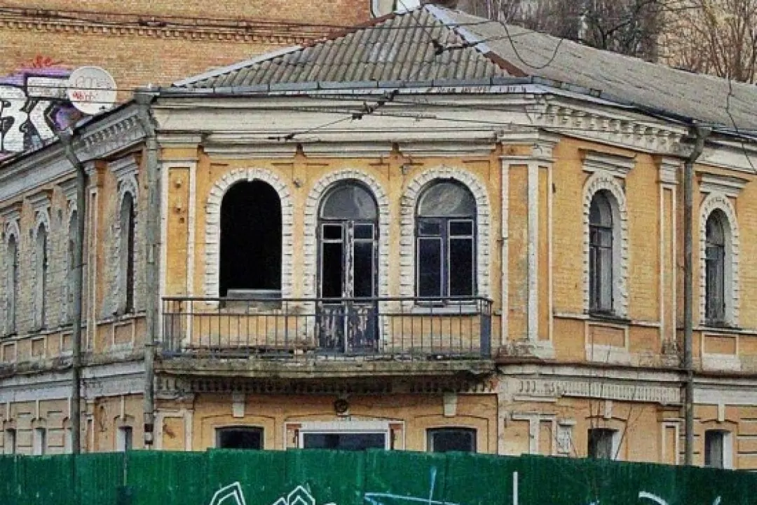 У Києві суд залишив &laquo;Будинок Незалежності&raquo; на Софійській площі без статусу пам&rsquo;ятки