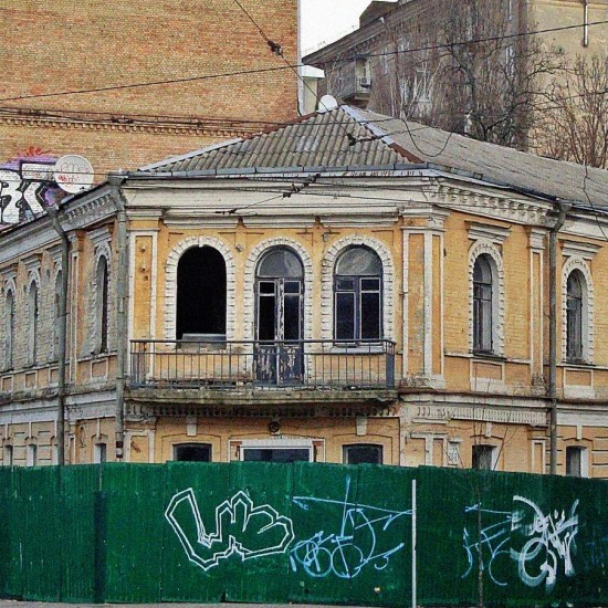 У Києві суд залишив «Будинок Незалежності» на Софійській площі без статусу пам’ятки