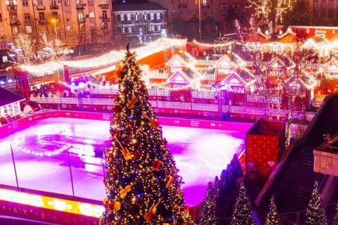 Как Киев украсили к Новому году: фото