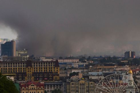 Київ атакували ракетами й дронами: є постраждалі та руйнування (оновлено)