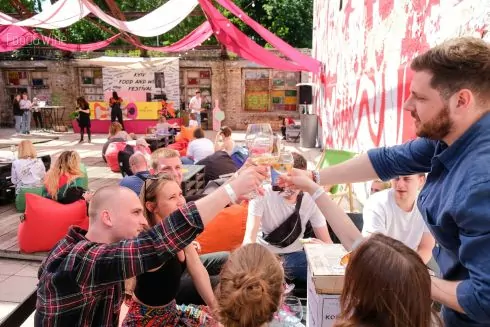 Куда пойти в Киеве: Фестиваль украинских вин, Подпольный стендап и &ldquo;Хамерман Знищує Віруси&rdquo;