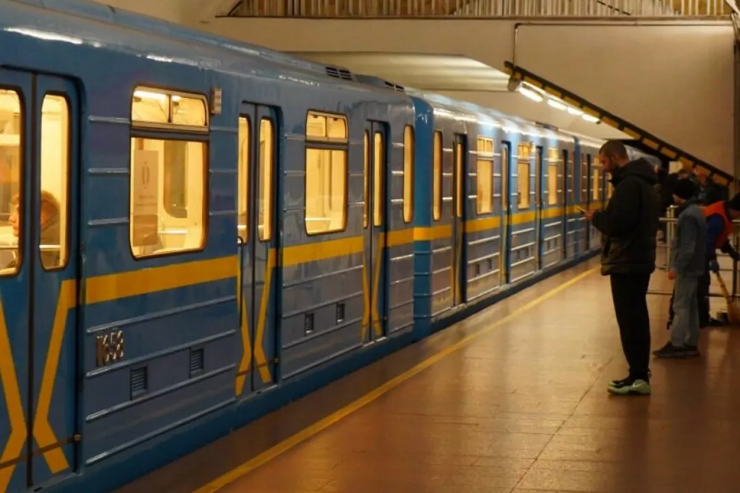 У київському метро пропонують встановити табло зворотного відліку часу &mdash; петиція