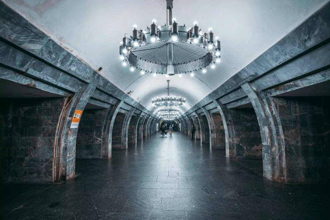 У метро Києва пояснили, чому станції протікають