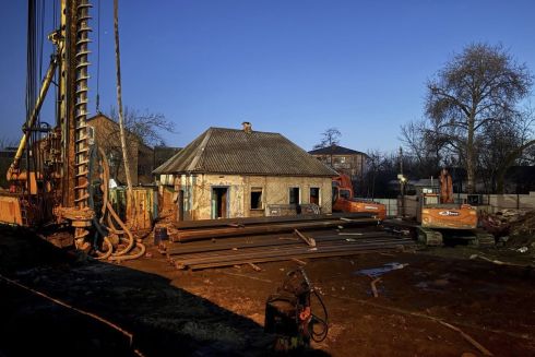 У Києві на Осокорках готують знесення історичної садиби &mdash; туди загнали важку техніку