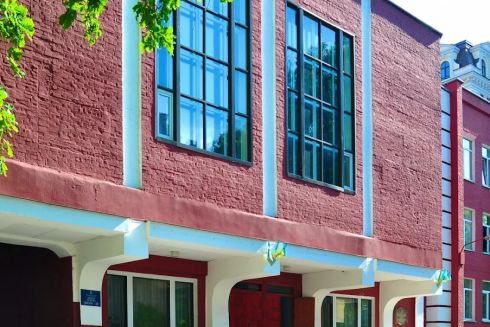 У Києві директорка школи не пускала учнів у шортах &mdash; батьки викликали поліцію