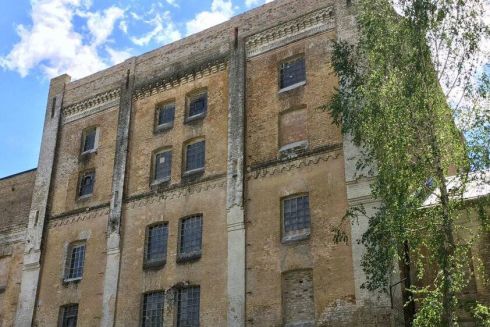 Клуб ∄ на Кирилівській відкриває концерно-виставковий простір