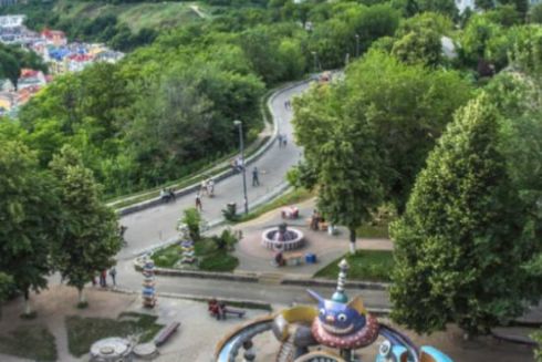 Петиція про заборону забудови Пейзажної алеї зібрала необхідні голоси