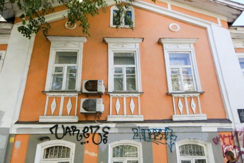 Будівельники продовжують знищувати "Будинок з хлібною лавкою" на Ярославовому Валу: подробиці