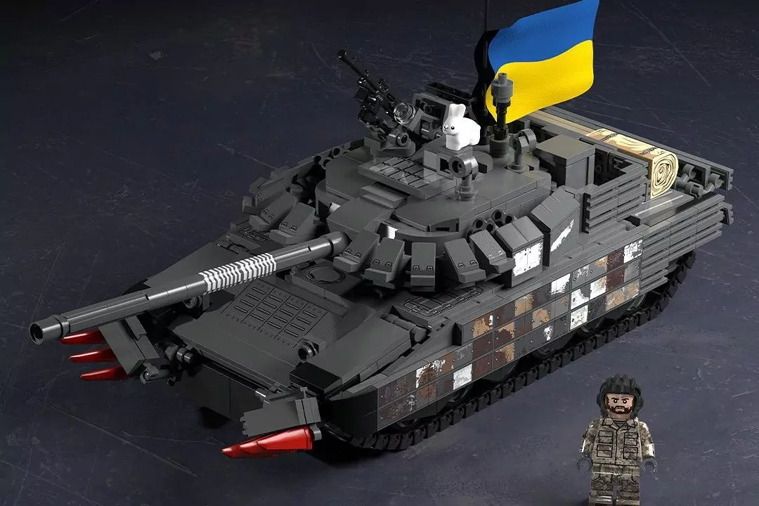 Лего-танки собрали 220 тысяч долларов в поддержку украинских героев на передовой