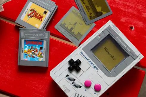 LEGO випускає модель Game Boy з класичними іграми