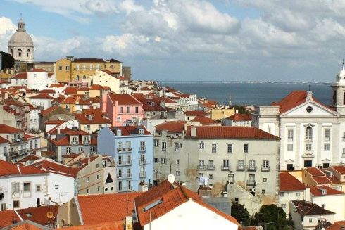 Португалія планує відкрити туристичний сезон цього літа