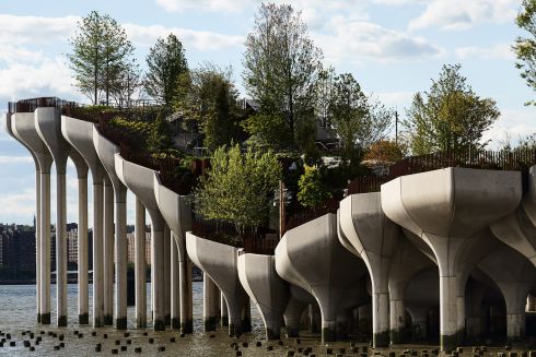 В Нью-Йорке построили остров-парк Литтл-Айленд. Он стоит на 132 колоннах