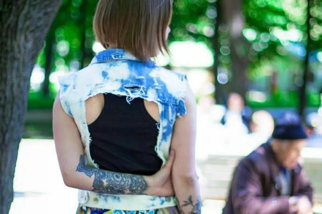 Спідниця, жилетка і поясна сумка з &laquo;Окно во Двор&raquo;