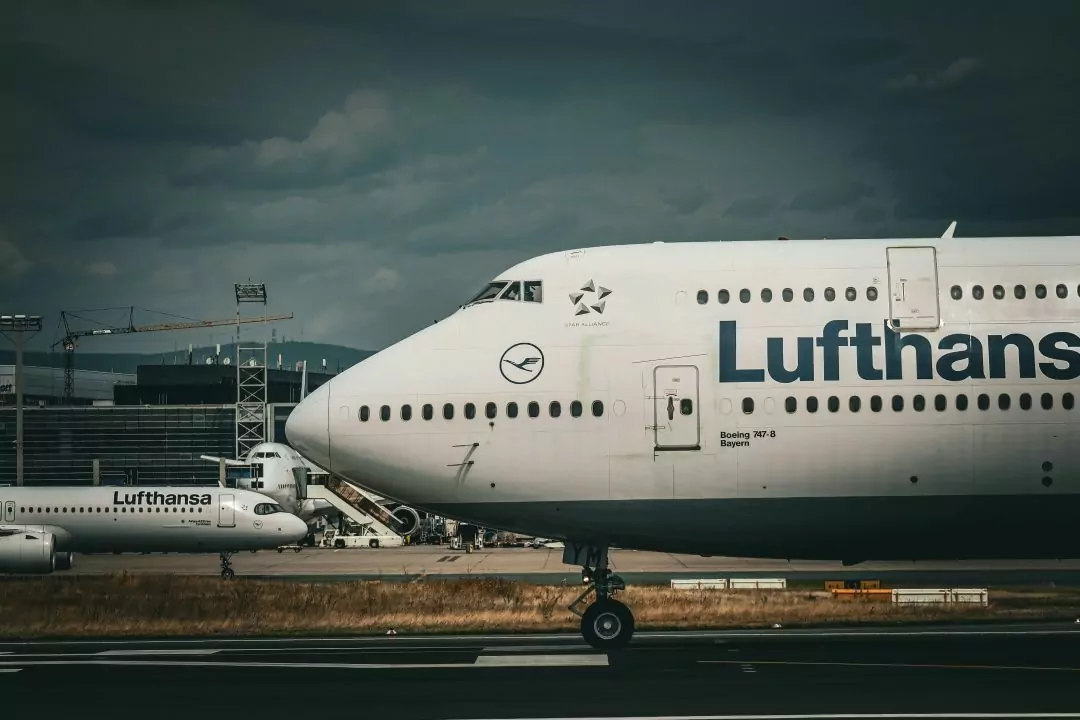 Lufthansa скасовує 20 тисяч літніх рейсів через дефіцит пального &mdash; під ударом ключові європейські хаби