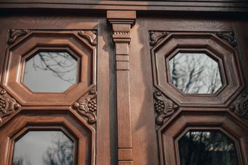 Во Львове отреставрировали историческую дверь: это совместный проект города и жителей