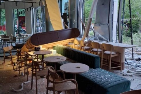 Из-за российской ракетной атаки на Львов пострадало Kredens Cafe