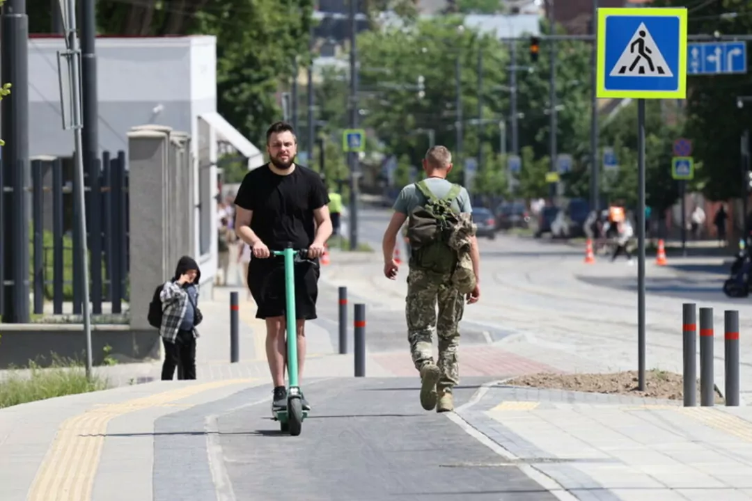 Львів пропонує уряду запровадити штрафи та єдині правила для електросамокатів