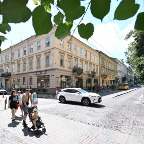 У Львові облаштують 100 доступних входів — за рахунок спонсорів