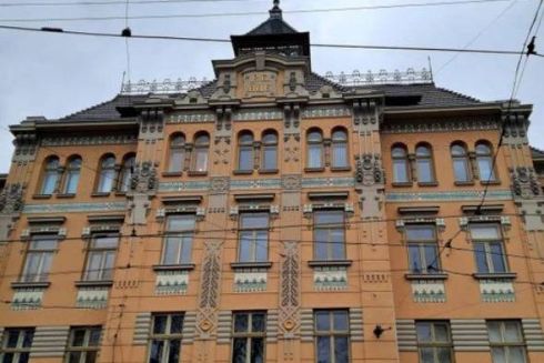 Фото. Во Львове реставрировали фасад исторического здания в стиле украинского модерна