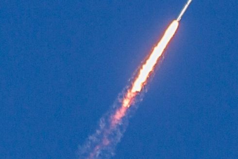 Ранкова атака на Київ: уламки впали у кількох районах, є потерпілий